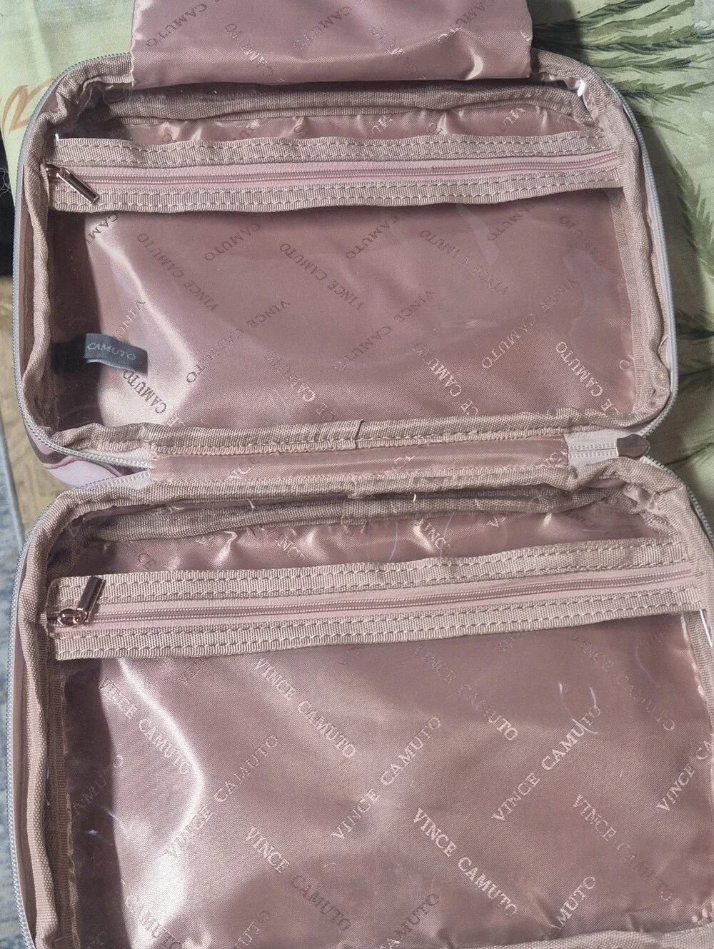 VINCE CAMUTO Pink Marble Hanging  Cosmetic Travel Case with Rose Gold Accents